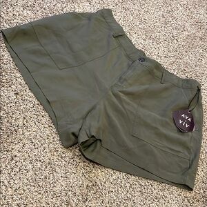 AVA & VIV Men's Olive Green Shorts